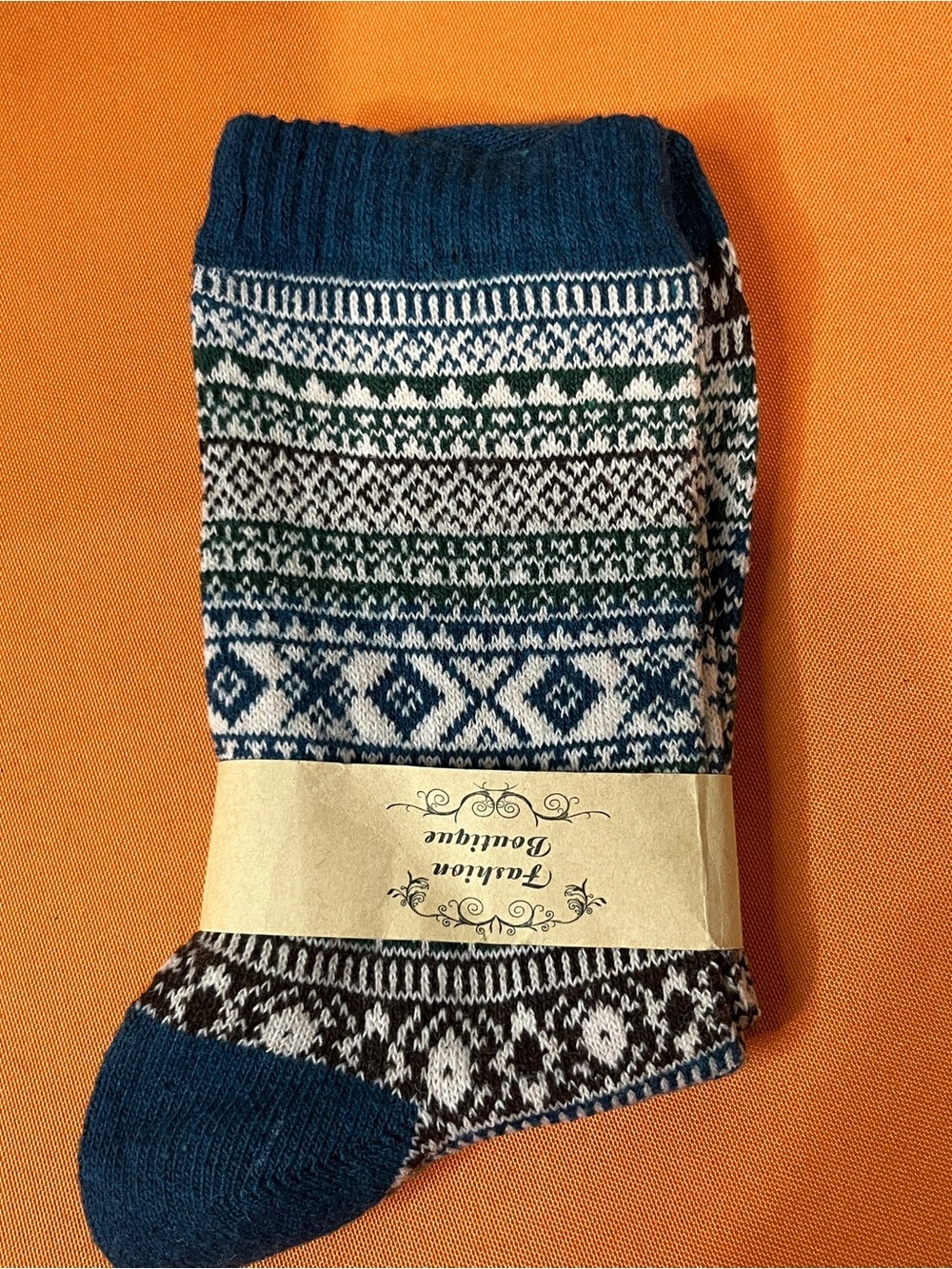 NWT Women’s Cozy socks - Picture 7 of 7